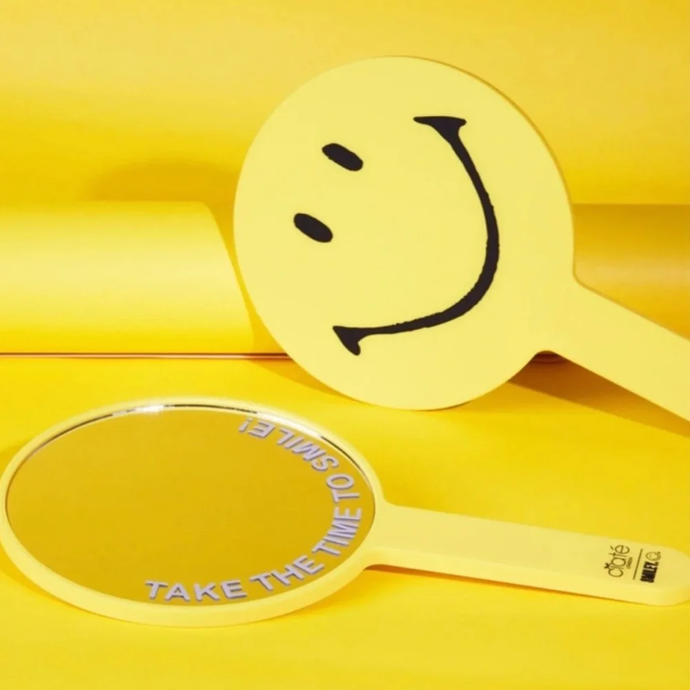 Ciaté London Smiley Hand Mirror New 😊